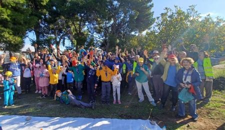 Με μαζική συμμετοχή έγινε η δενδροφύτευση στο πάρκο Φραγκοκκλησιάς και Πεντέλης