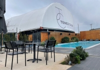 Στεγασμένα γήπεδα Padel στον αθλητικό πολυχώρο Tenez Club Athena, στο Χαλάνδρι