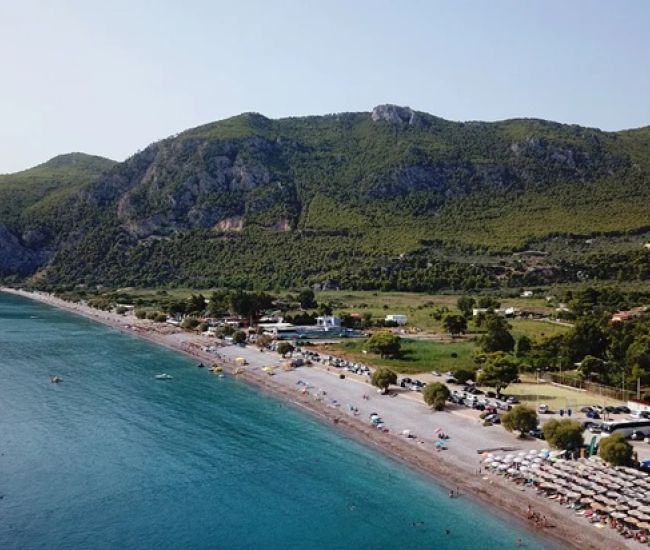 Τρεις παραλίες της Αττικής για τα πρώτα καλοκαιρινά μπάνια