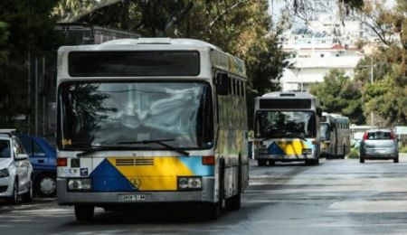 Χτύπησαν και λήστεψαν 53χρονη σε λεωφορείο στο Χαλάνδρι επειδή τους έκανε παρατήρηση για φασαρία
