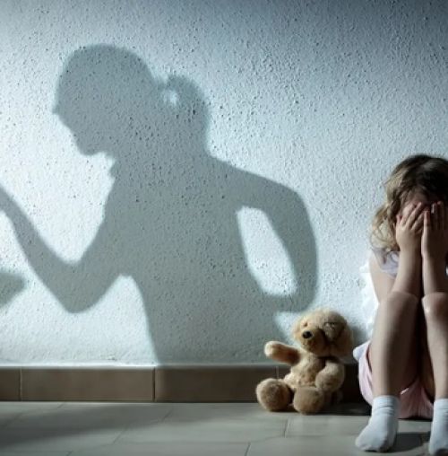 ΕΛ.ΑΣ.: Διευκρινίσεις για ενδοοικογενειακό επεισόδιο σε πρώην ζευγάρι και το ανήλικο παιδί τους στο Χαλάνδρι