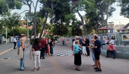 Εγκαινιάστηκε η ομαδική έκθεση “Η φωτογραφία στην Πλατεία” Χαλανδρίου
