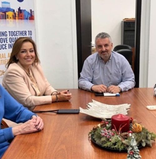 Προσφορά έργων τέχνης από τον Σύλλογο “Καλλιστώ” στο Νοσοκομείο Άγιος Σάββας