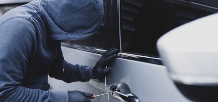 Συνελήφθη 55χρονος για κλοπές από σταθμευμένα αυτοκίνητα σε Χαλάνδρι και άλλες περιοχές της Αττικής