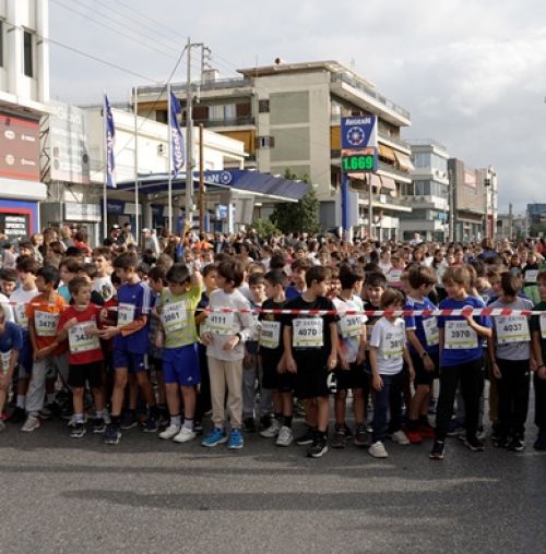 Εντυπωσιακή η συμμετοχή των μαθητών του Χαλανδρίου στον αγώνα δρόμου επί της Μαραθώνιας Διαδρομής