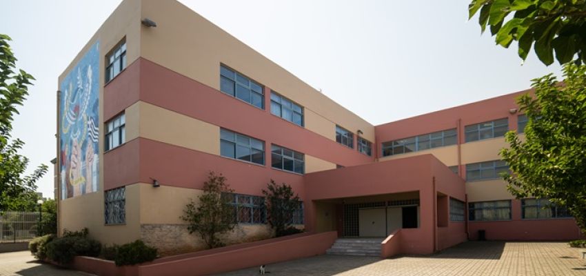 Με 63 σχολικές καθαρίστριες ξεκινά η χρονιά στα σχολεία του Χαλανδρίου