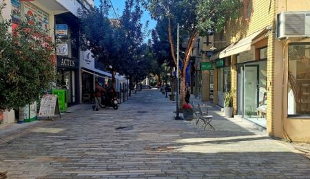 Έναρξη εργασιών αποκατάστασης φθαρμένων πλακιδίων στην οδό Χαϊμαντά στο Χαλάνδρι